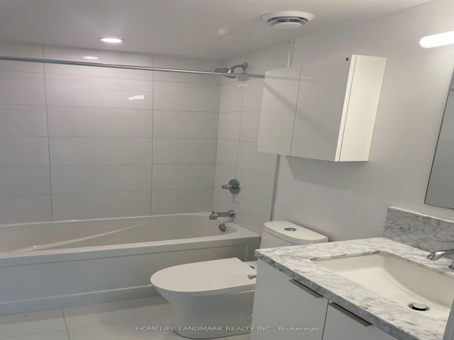 2117 - 230 Simoce St