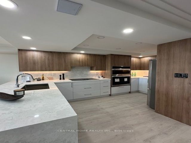 605 - 55 Skymark Dr
