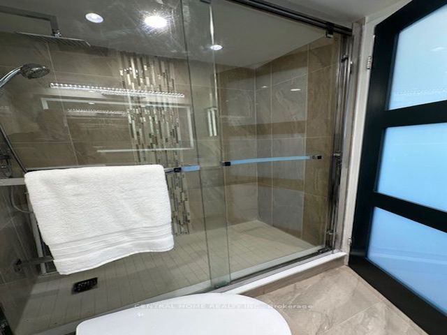 605 - 55 Skymark Dr