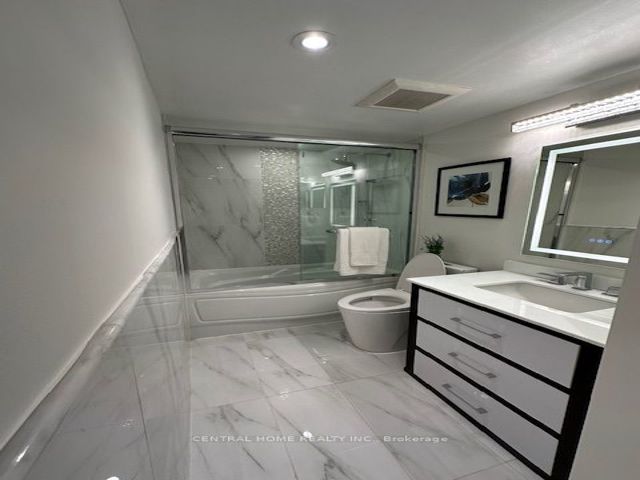 605 - 55 Skymark Dr