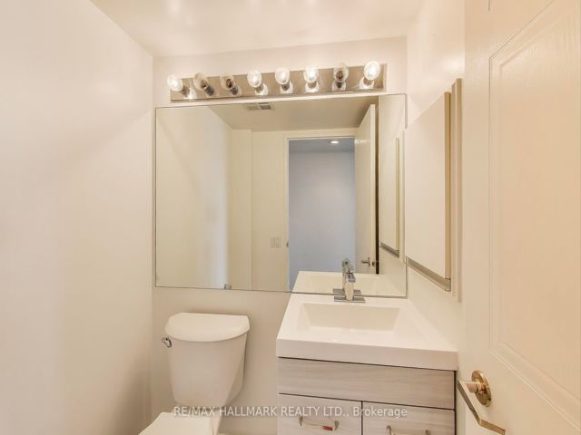 406 - 11 Thorncliffe Park Dr
