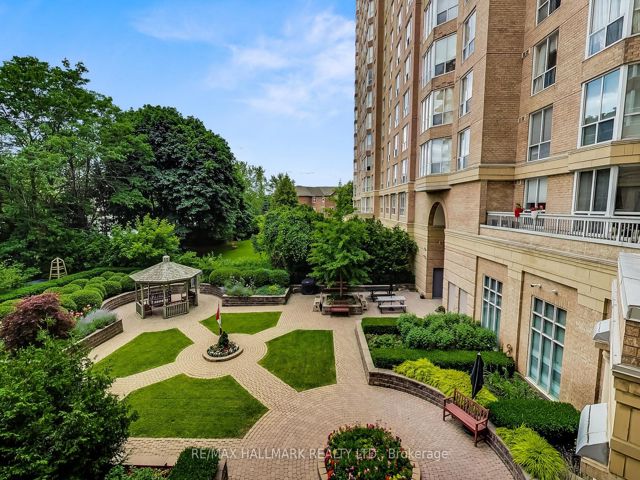 406 - 11 Thorncliffe Park Dr