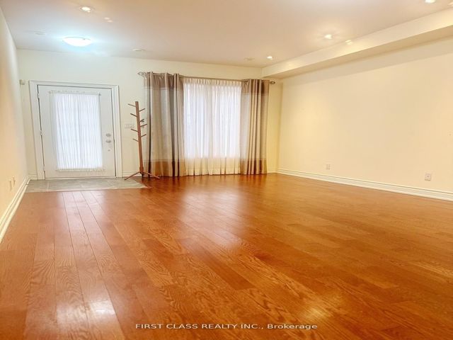 9 - 60 Hargrave Lane
