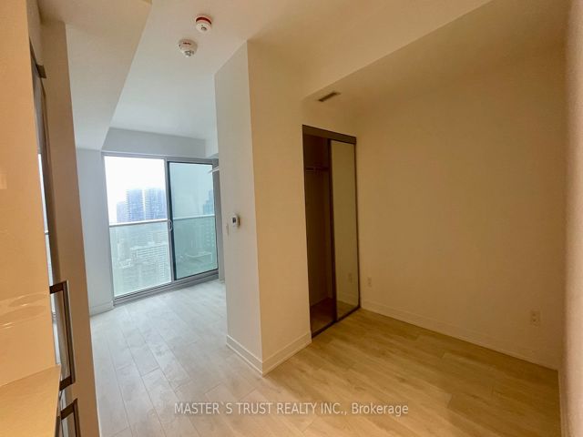 4904 - 501 Yonge St N