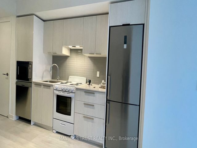 4904 - 501 Yonge St N