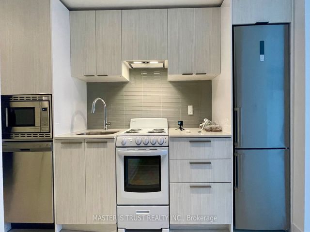 4904 - 501 Yonge St N