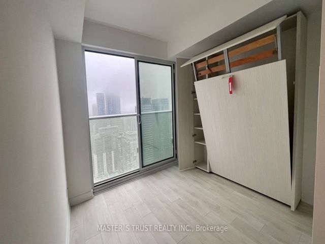 4904 - 501 Yonge St N