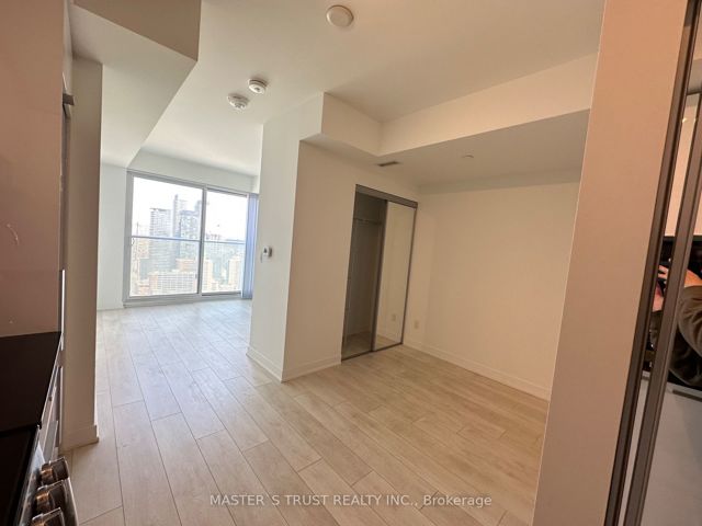 4904 - 501 Yonge St N