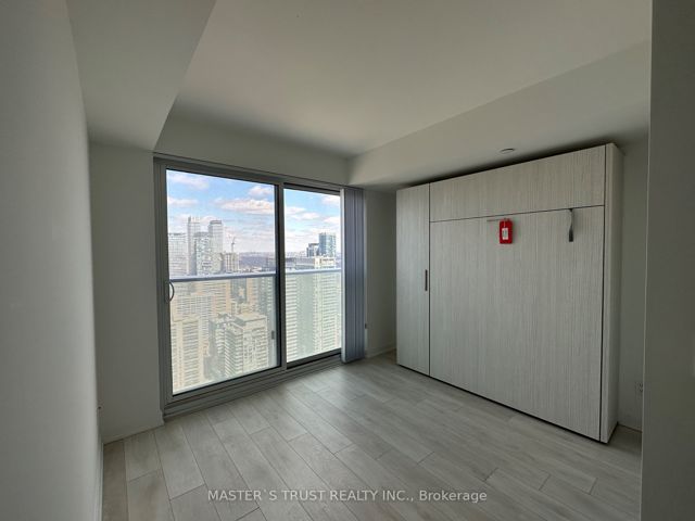 4904 - 501 Yonge St N