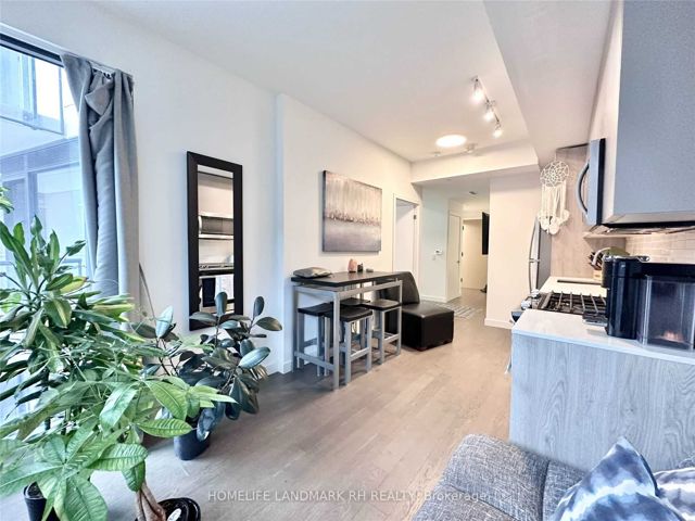 1003 - 2A Church St