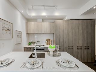 1109 - 3 Gloucester St