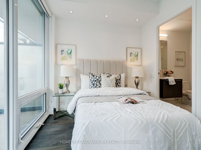 1109 - 3 Gloucester St