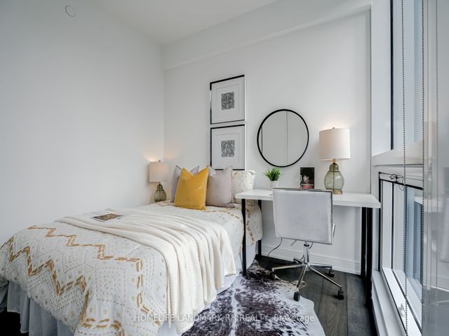 1109 - 3 Gloucester St