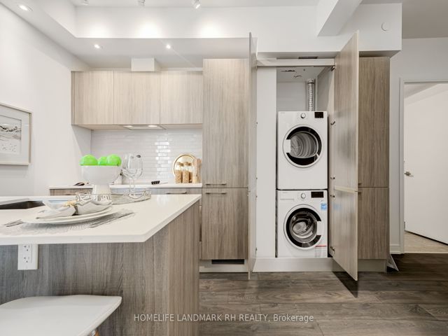1109 - 3 Gloucester St