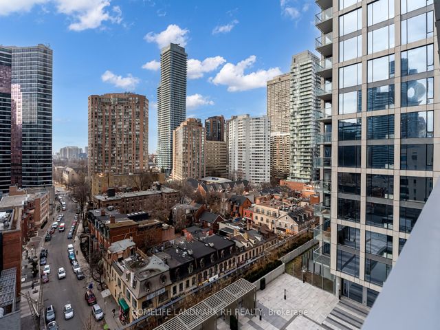 1109 - 3 Gloucester St