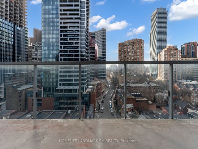 1109 - 3 Gloucester St