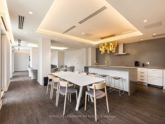 1109 - 3 Gloucester St