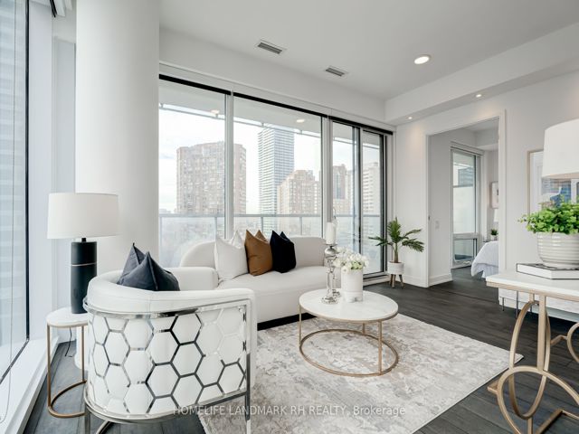 1109 - 3 Gloucester St