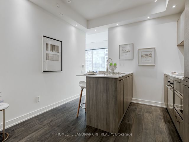 1109 - 3 Gloucester St
