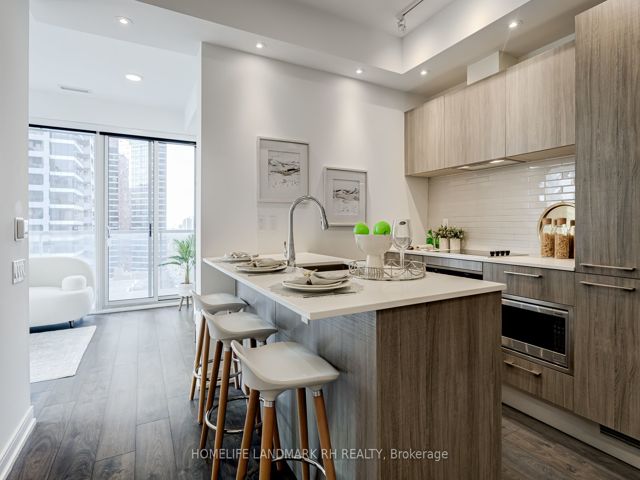 1109 - 3 Gloucester St