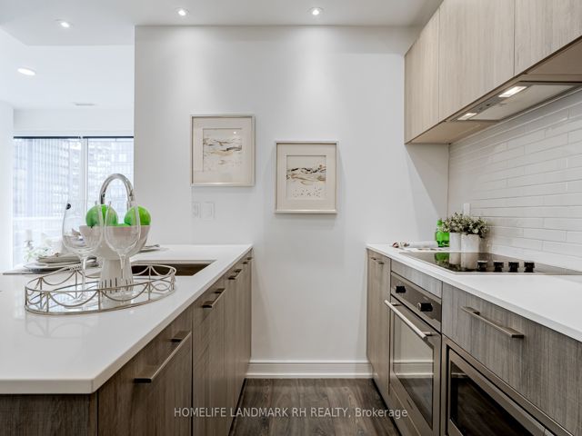 1109 - 3 Gloucester St