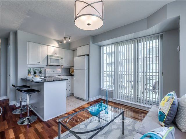 703 - 19 Barberry Pl