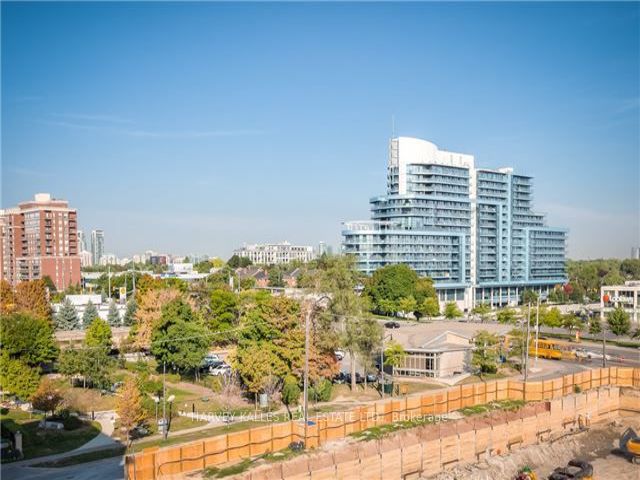 703 - 19 Barberry Pl