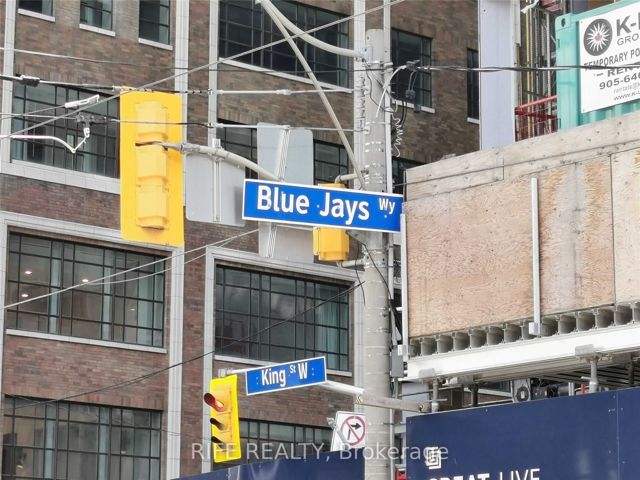 319 - 115 Blue Jays Way
