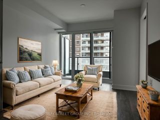 921 - 585 Bloor St E