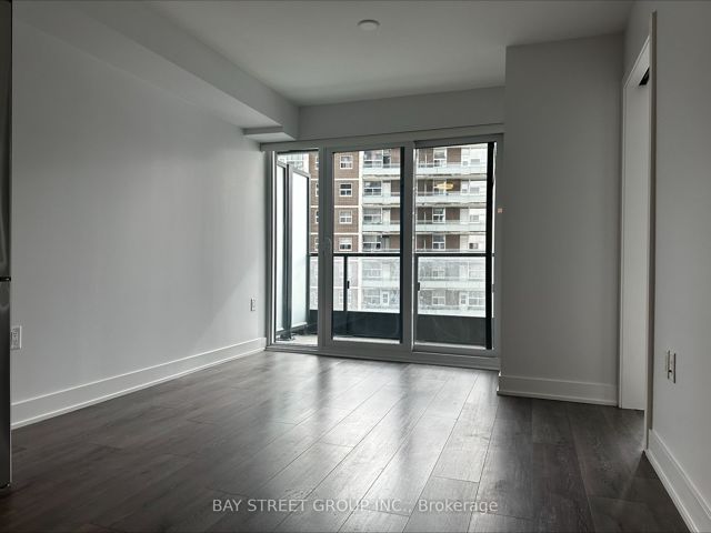 921 - 585 Bloor St E