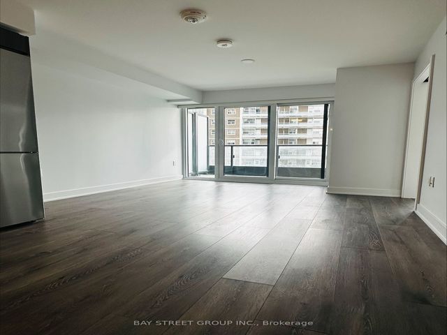 921 - 585 Bloor St E