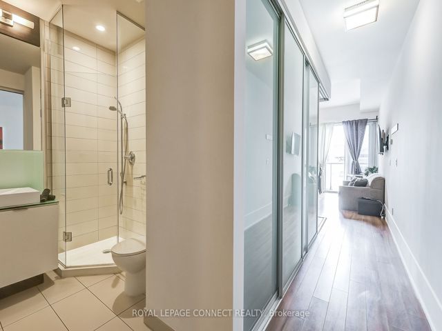 922 - 20 John St