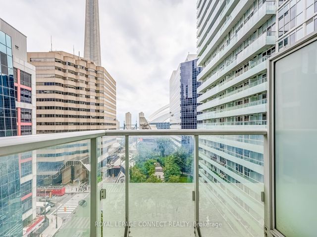 922 - 20 John St
