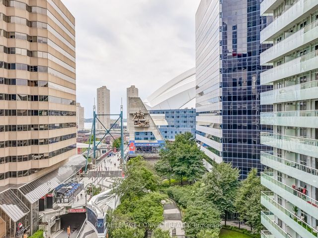 922 - 20 John St