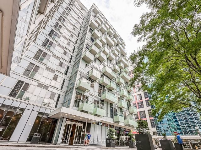 922 - 20 John St