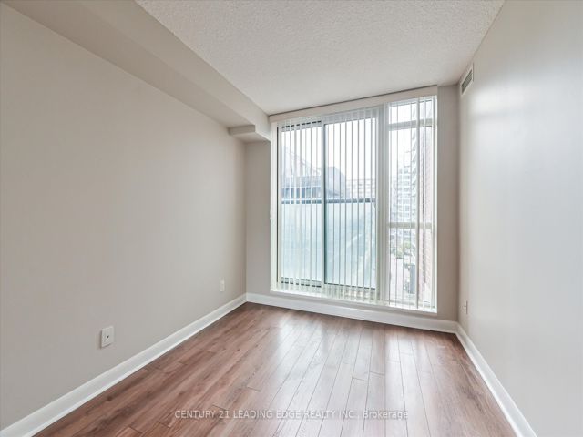 653 - 525 Wilson Ave