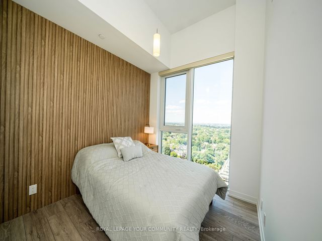 Ph06 - 2020 Bathurst St N
