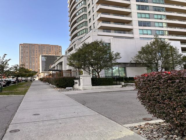 1909 - 18 Spring Garden Ave