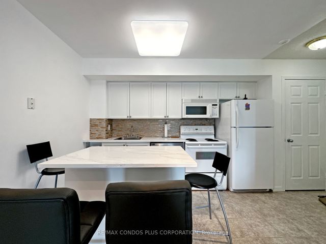1112 - 30 Harrison Garden Blvd