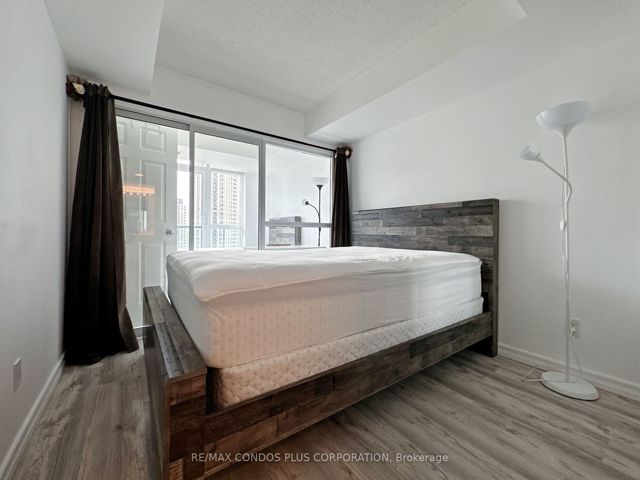 1112 - 30 Harrison Garden Blvd