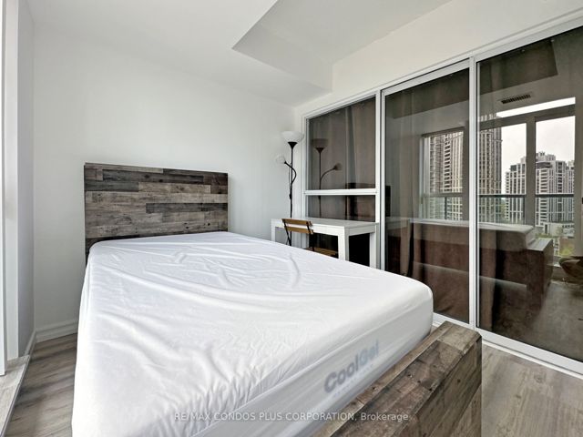 1112 - 30 Harrison Garden Blvd