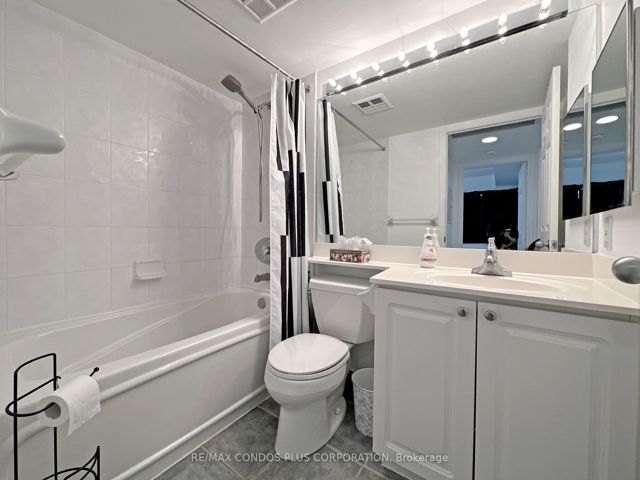 1112 - 30 Harrison Garden Blvd