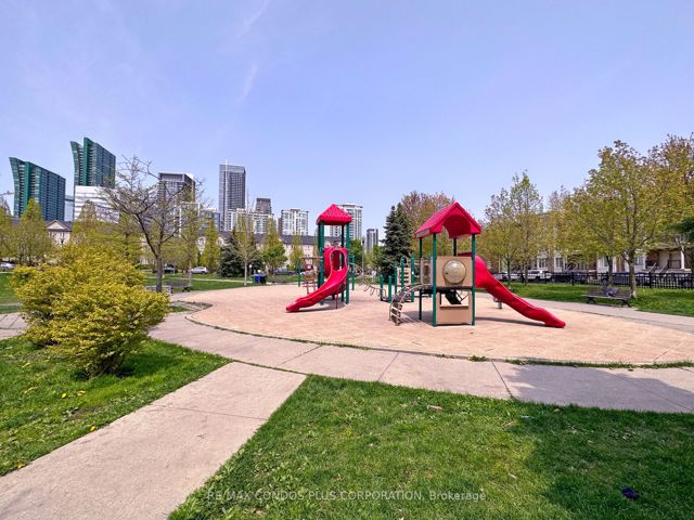 1112 - 30 Harrison Garden Blvd