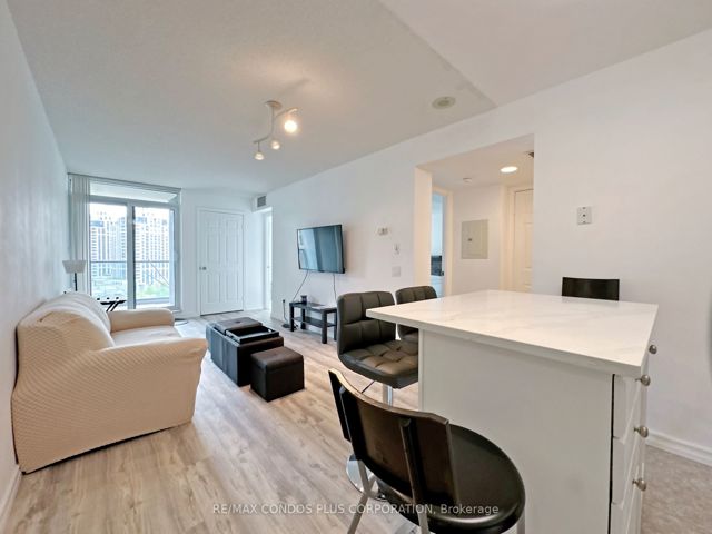 1112 - 30 Harrison Garden Blvd