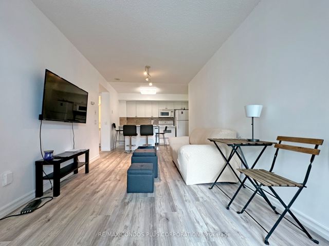 1112 - 30 Harrison Garden Blvd