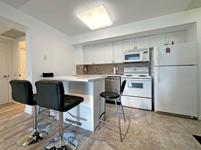 1112 - 30 Harrison Garden Blvd