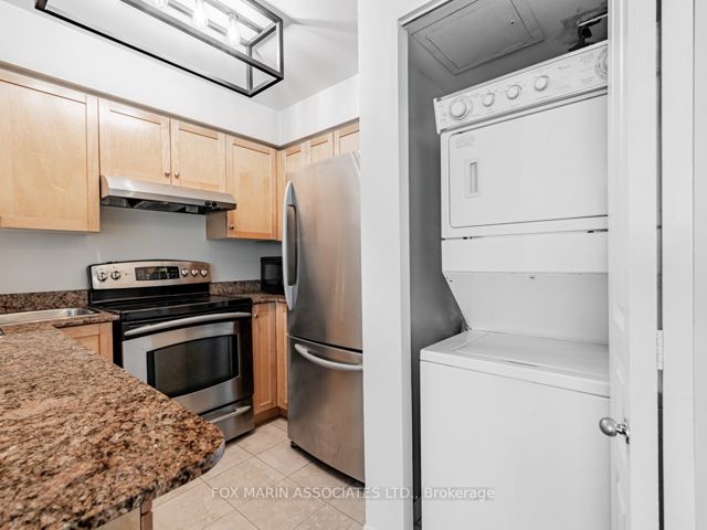 366 - 313 Richmond St E