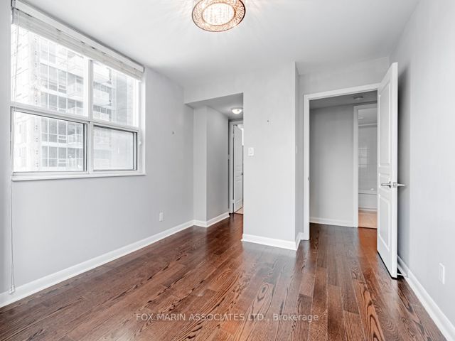366 - 313 Richmond St E