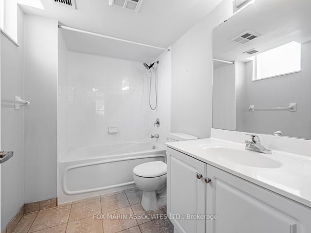 366 - 313 Richmond St E