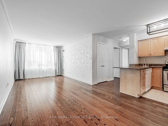 366 - 313 Richmond St E